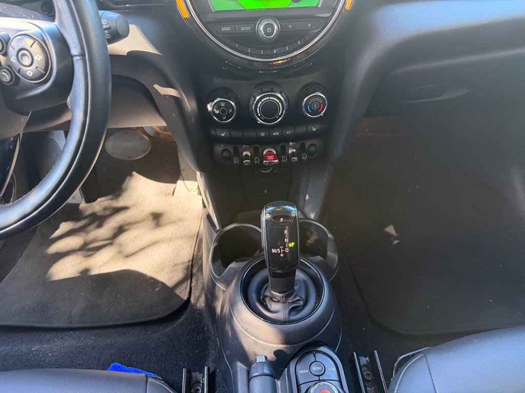 Used 2021 MINI Cooper 4-Door Hardtop FWD image 24