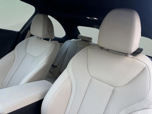 Used 2025 BMW 230i Coupe w/ Premium Package image 21