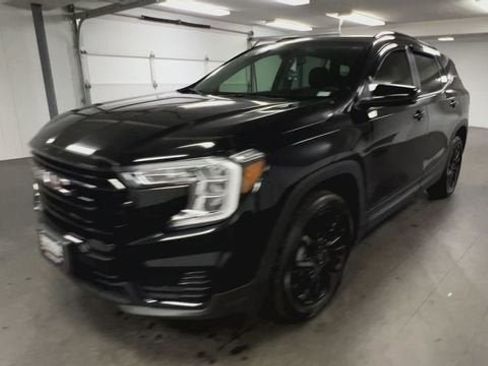 Certified 2024 GMC Terrain SLE w/ Driver Convenience Package image 4