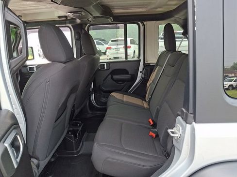 Used 2022 Jeep Wrangler Unlimited Sport AWD/4WD image 10