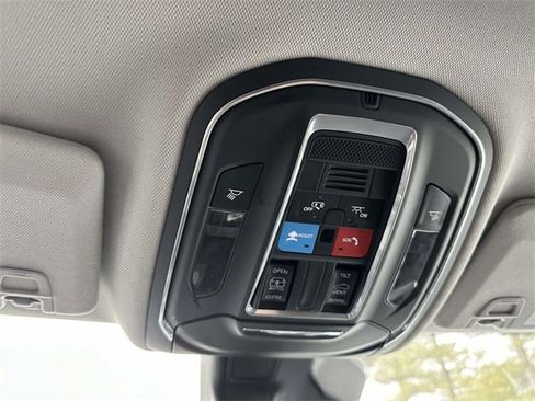 Certified 2024 Jeep Grand Cherokee Laredo X image 37