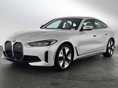 Used 2024 BMW i4 eDrive40 w/ Convenience Package image 7