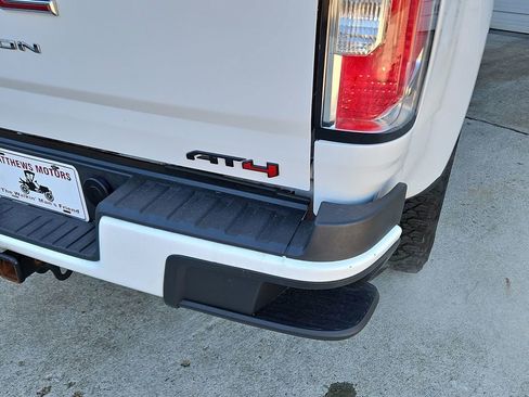 Used 2022 GMC Canyon AT4 image 29