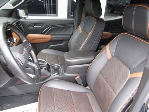 Used 2023 GMC Canyon AT4 w/ AT4 Premium Package AWD/4WD image 7