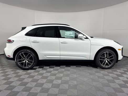 Certified 2026 Porsche Macan image 8