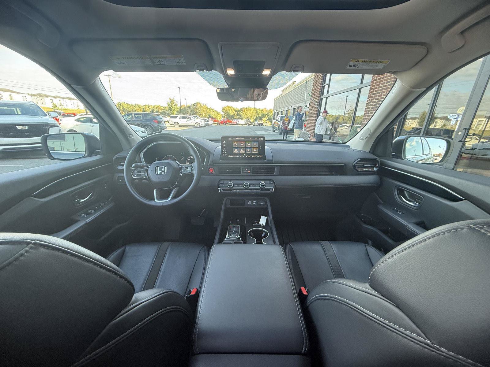 Used 2025 Honda Pilot Touring image 18