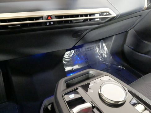 Used 2024 BMW iX xDrive50 w/ Premium Package image 60