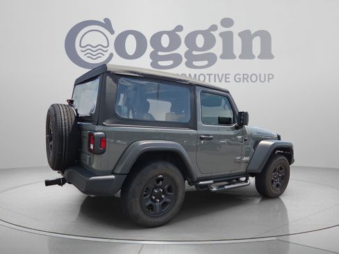 Used 2021 Jeep Wrangler Sport AWD/4WD image 4