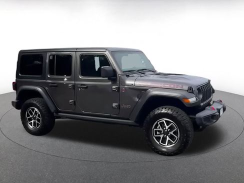 Used 2025 Jeep Wrangler Unlimited Rubicon image 12