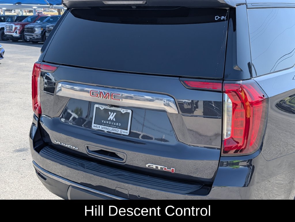 Used 2023 GMC Yukon AT4 w/ Technology Package AWD/4WD image 8
