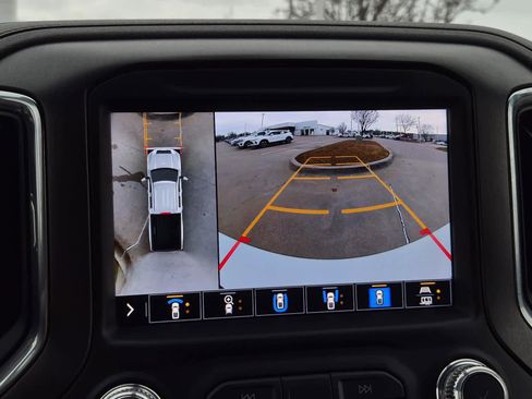 Used 2022 GMC Sierra 2500 AT4 w/ AT4 Preferred Package image 30