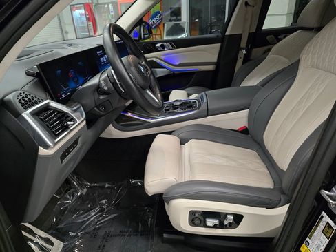 Used 2024 BMW X7 M60i w/ Executive Package AWD/4WD image 17