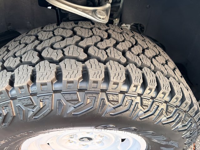 Used 2025 Ford Bronco Heritage Edition AWD/4WD image 32