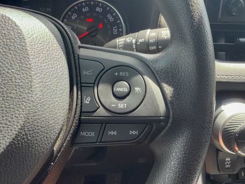 Used 2019 Toyota RAV4 XLE FWD image 18