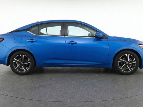 Used 2025 Nissan Sentra SV image 11