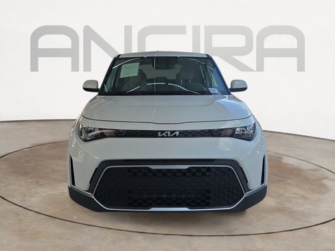 Certified 2025 Kia Soul LX w/ LX Technology Package FWD image 3