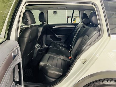 Used 2019 Volkswagen Golf Alltrack SEL image 24
