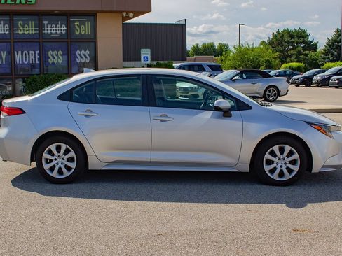 Used 2021 Toyota Corolla LE FWD image 11