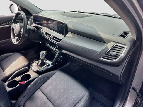 Certified 2024 Kia Seltos EX FWD image 28