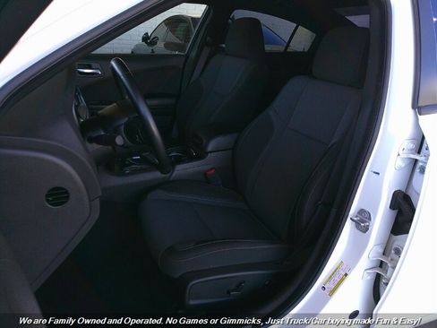 Used 2021 Dodge Charger SXT w/ Blacktop Package image 12