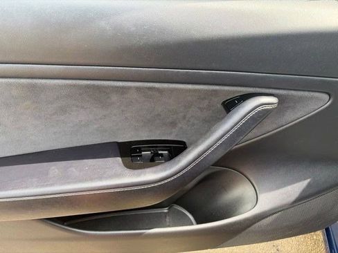Used 2018 Tesla Model 3 Long Range RWD image 13