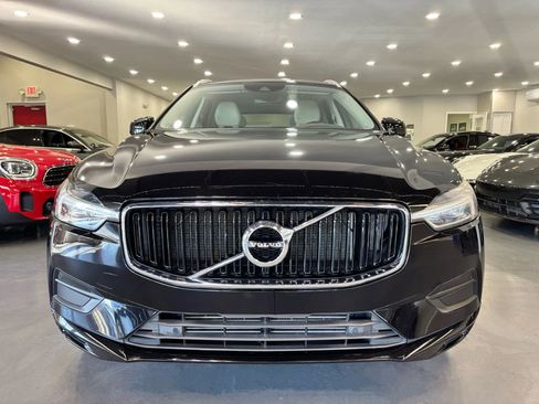 Used 2019 Volvo XC60 T5 Momentum w/ Premium Package image 2