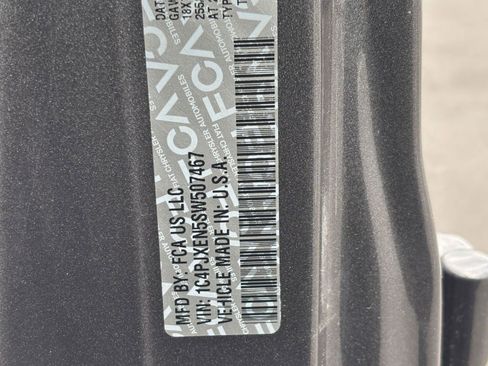 Used 2025 Jeep Wrangler Unlimited Sahara AWD/4WD image 25