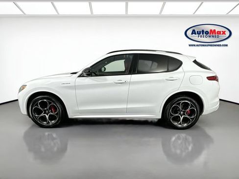 Used 2023 Alfa Romeo Stelvio Veloce AWD/4WD image 9