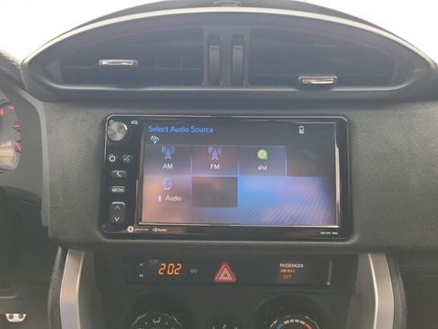 Used 2017 Toyota 86 RWD image 14