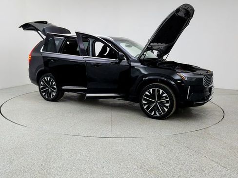New 2026 Volvo XC90 B5 Plus w/ Protection Package image 10