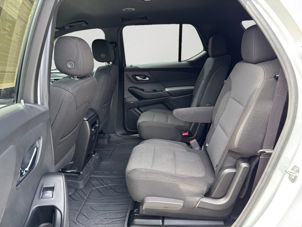 Used 2023 Chevrolet Traverse LT FWD image 15