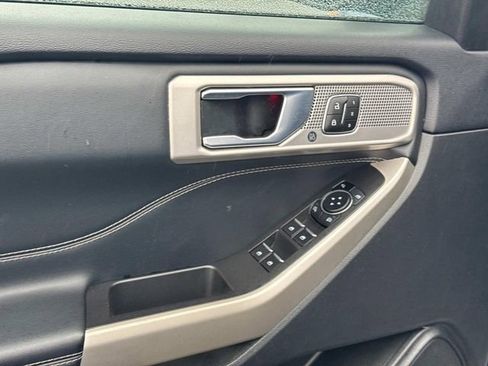 Used 2023 Ford Explorer Limited w/ Equipment Group 301A image 23