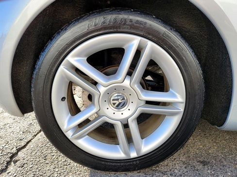 Used 2004 Volkswagen Beetle GLS image 25