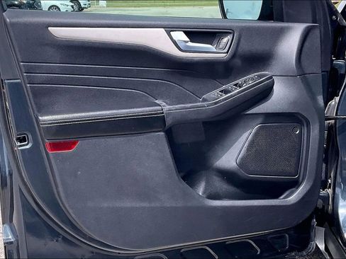 Used 2022 Ford Escape SEL FWD image 17
