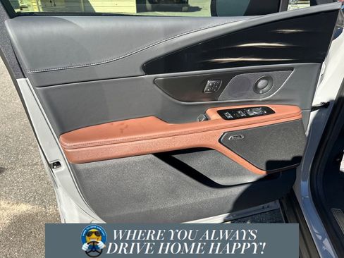 New 2026 Lincoln Nautilus Reserve w/ Jet Appearance Package image 10