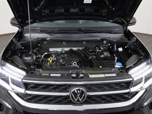 Used 2022 Volkswagen Taos SEL w/ Panoramic Sunroof Package AWD/4WD image 21