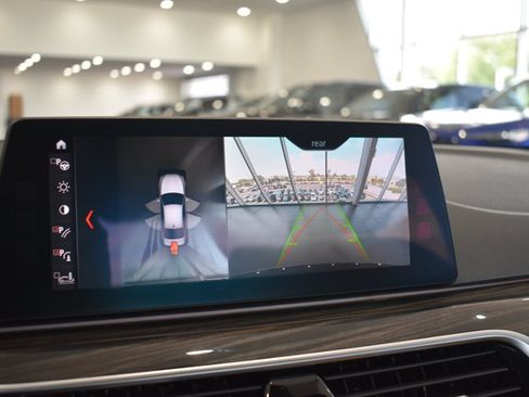 Used 2017 BMW 540i xDrive AWD/4WD image 16