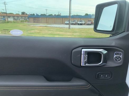 New 2025 Jeep Wrangler Unlimited Rubicon 392 image 12