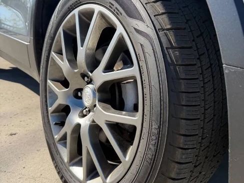Used 2019 Buick Encore Sport Touring AWD/4WD image 9