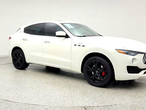 Used 2023 Maserati Levante GT image 3