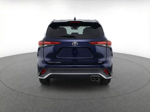 Used 2024 Toyota Highlander XSE image 7
