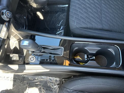 Used 2022 Nissan Kicks SV image 21