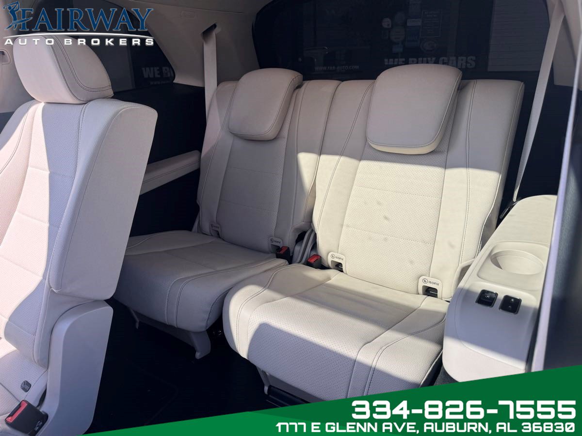 Used 2025 Mercedes-Benz GLS 450 4MATIC image 14