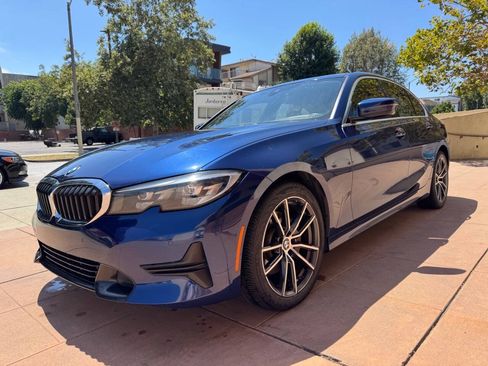 Used 2019 BMW 330i Sedan w/ Driving Assistance Package RWD image 3