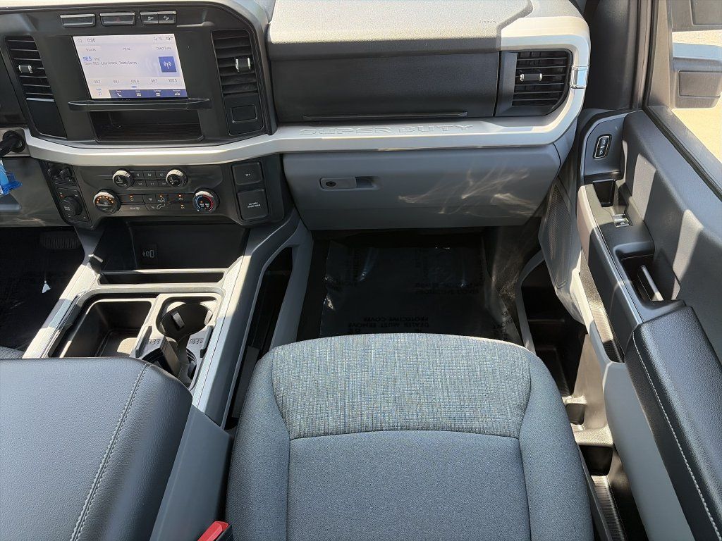 Used 2024 Ford F350 XLT w/ FX4 Off-Road Package AWD/4WD image 16