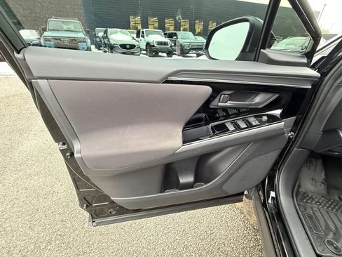 Certified 2023 Subaru Solterra AWD image 18