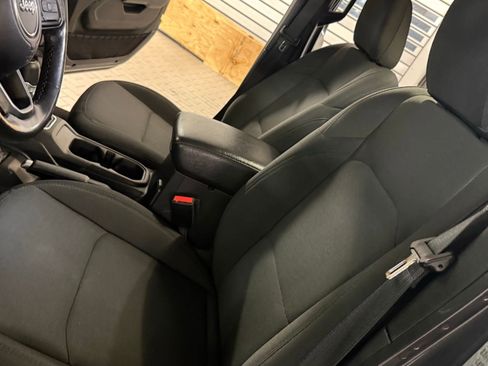 Used 2021 Jeep Wrangler Unlimited Sport image 43