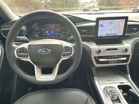 Used 2023 Ford Explorer XLT w/ Equipment Group 202A image 26