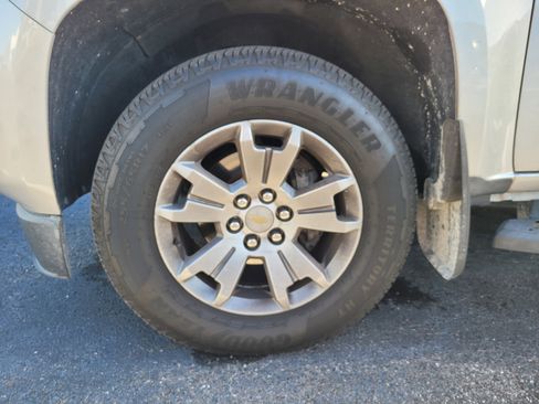 Used 2018 Chevrolet Colorado LT w/ LT Convenience Package image 8