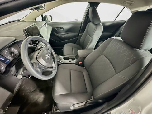 Used 2025 Toyota Corolla LE FWD image 13